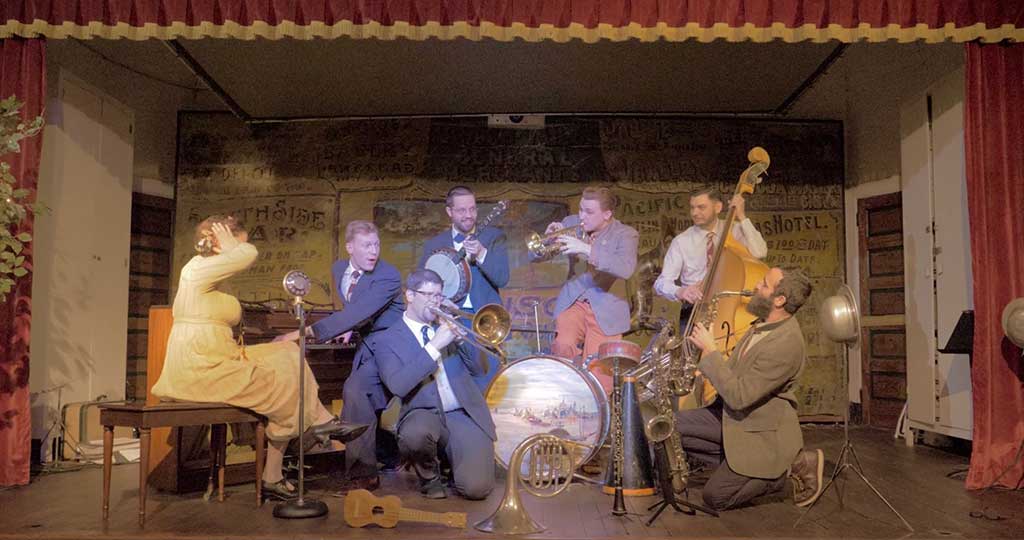 THE GASLIGHT SQUARES