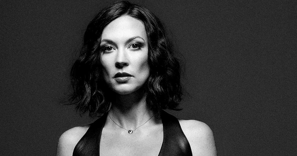 AMANDA SHIRES